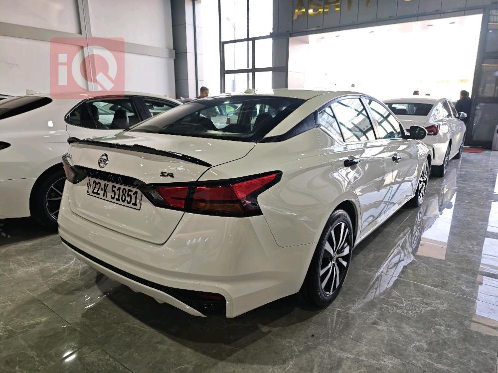 نيسان ألتيما